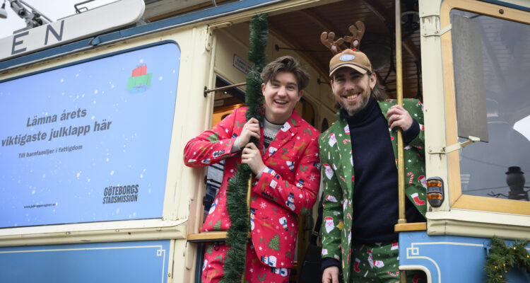Daniel Norberg och Valter Nilsson på julklappsvagnen 2025